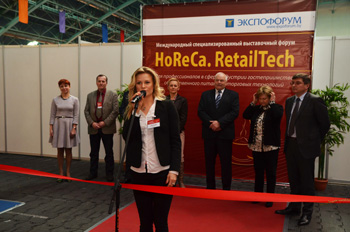 Учредитель Первой кулинарной школы-студии Oede, Первой ресторанно-гастрономической Премии Golden Chef Алена Высоцкая